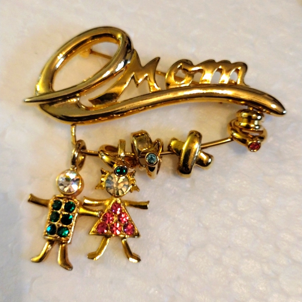Kis Mom charms brooch.